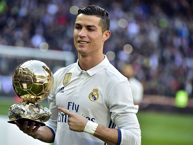 يوفنتوس يقترب من إتمام صفقة رونالدو مقابل 350 مليون يورو!